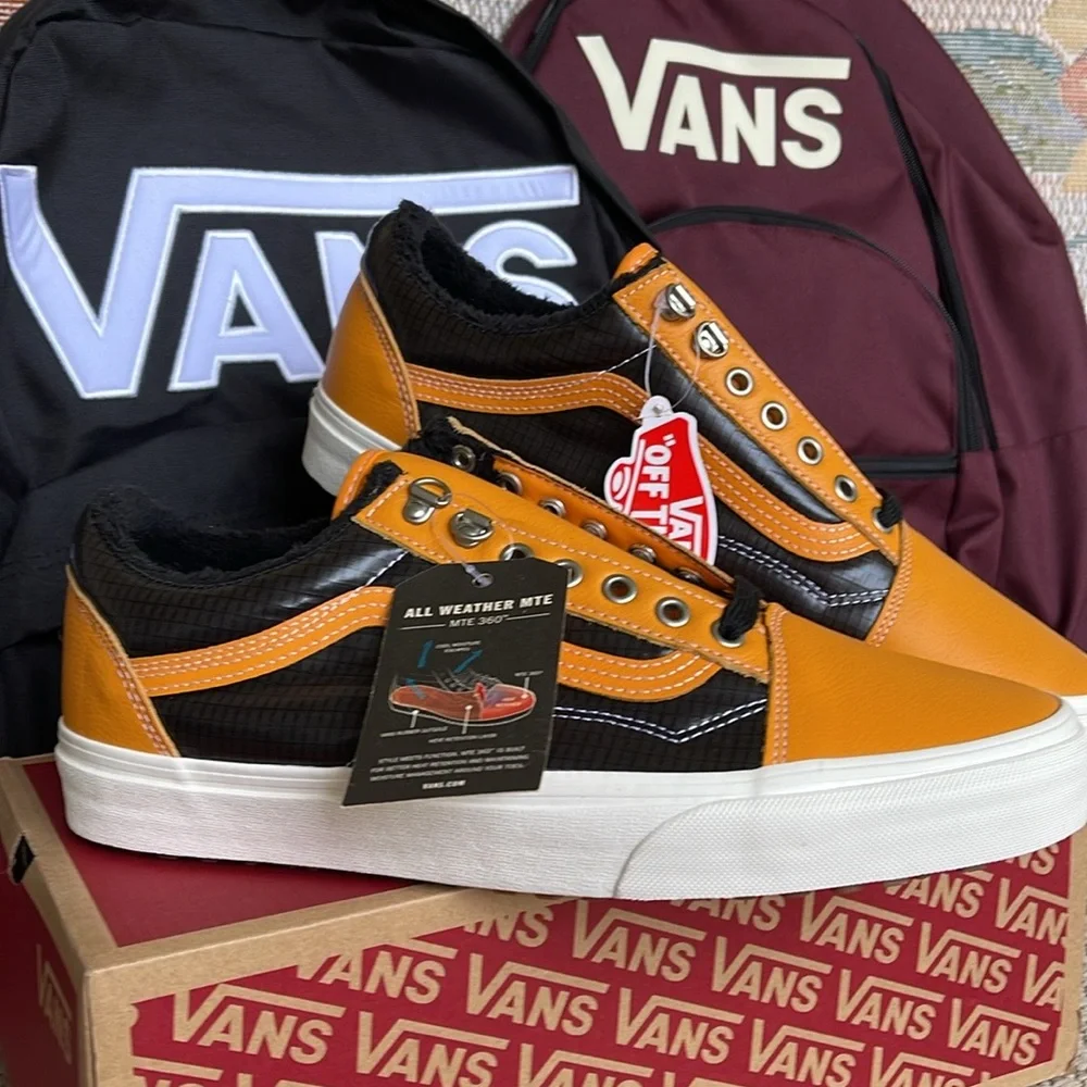 Vans Men’s Old Skool Mte (Mte) Apricot/Black
VN0A348F2NF
Sneakers - Picture 4 of 16